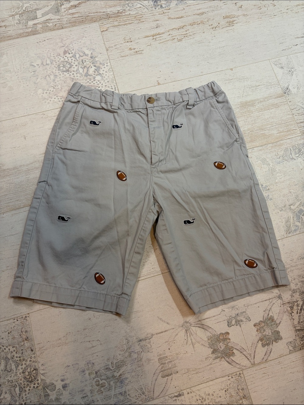 Vineyard Vines Grey Football Shorts Boy Size 14